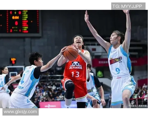 杭州篮球队团队协作引发热议球迷对战术配合与球员表现展开激烈讨论 杭州篮球队团队协作引发热议球迷对战术配合与球员表现展开激烈讨论